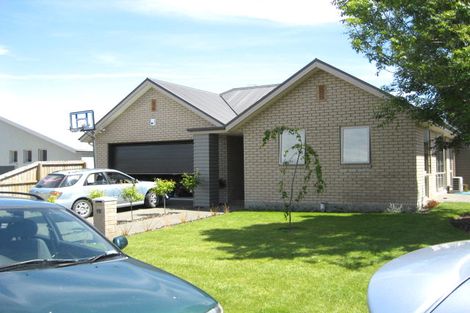Photo of property in 11 Len Hale Place, Parklands, Christchurch, 8083