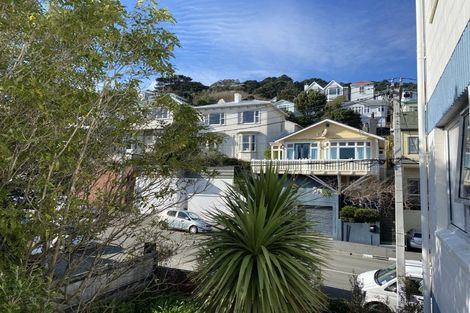 Photo of property in 5 Hawker Street, Mount Victoria, Wellington, 6011