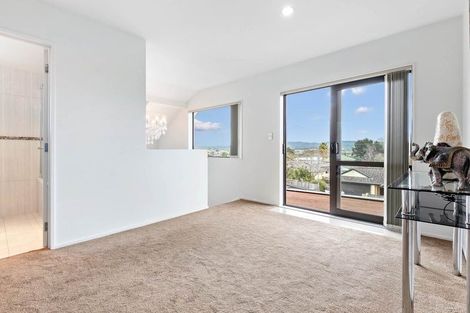 Photo of property in 93 Waitaki Street, Henderson, Auckland, 0612