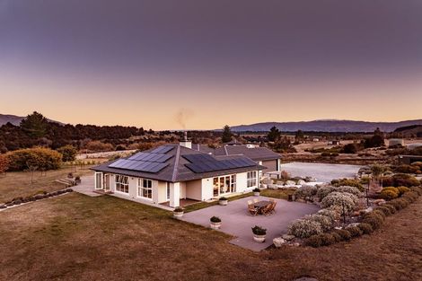 Photo of property in 136 Te Awa Road, Albert Town, Wanaka, 9382