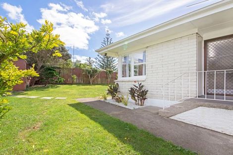 Photo of property in 2/12 Meadway, Sunnyhills, Auckland, 2010