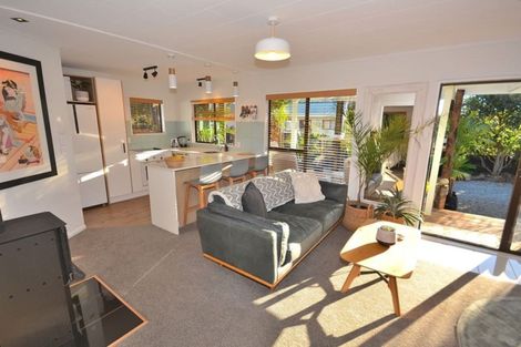 Photo of property in 2 Island View Terrace, Waikanae Beach, Waikanae, 5036
