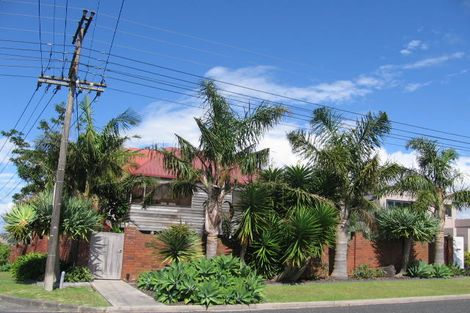 Photo of property in 31 Ridge Road, Waiake, Auckland, 0630