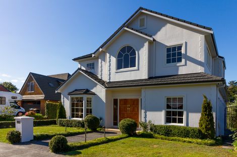 Photo of property in 11 The Oaks, Awapuni, Palmerston North, 4412