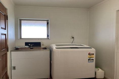 Photo of property in 36 Madigan Place, Glendene, Auckland, 0602