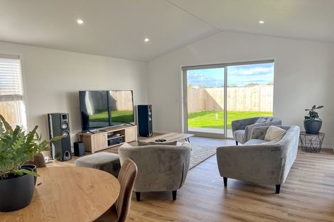 Photo of property in 162 Kupe Drive, Whitianga, 3510