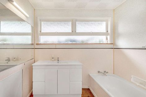 Photo of property in 17 Glen Street, Levin, 5510