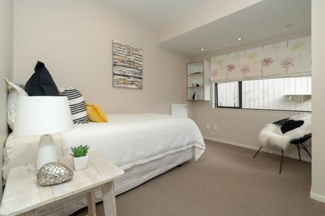 Photo of property in 4 Advene Road, Cockle Bay, Auckland, 2014