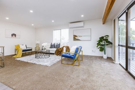 Photo of property in 2/31 Sutton Crescent, Papakura, 2110