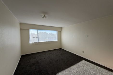 Photo of property in 2/62 Tiroroa Avenue, Te Atatu South, Auckland, 0610