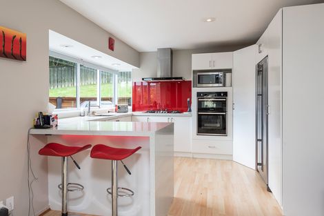 Photo of property in 23b Woodfern Crescent, Titirangi, Auckland, 0604