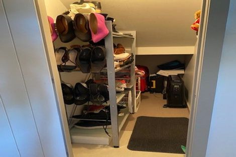 Photo of property in 16 Cavalry Close, Crofton Downs, Wellington, 6035