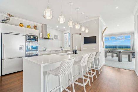 Photo of property in 36 Karoro Road, One Tree Point, 0118