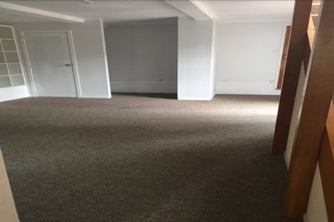 Photo of property in 15 Eyre Street, Henderson, Auckland, 0612