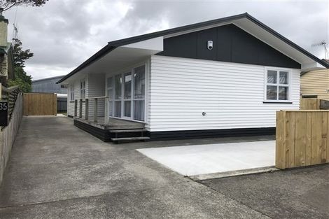 Photo of property in 35 Lombard Street, Palmerston North, 4410