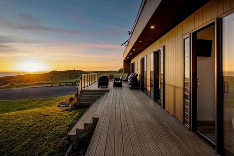 Photo of property in 21 Rosemount Road, Waverley, 4591