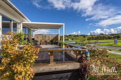 Photo of property in 1 Manaaki Circle, Paparoa, 0571
