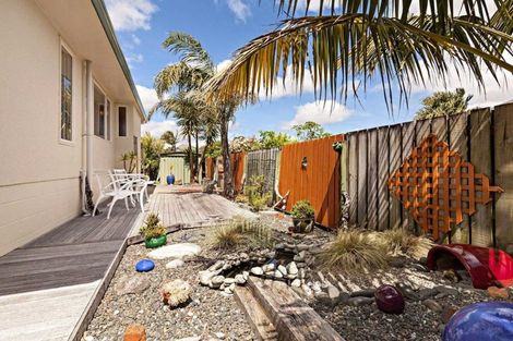 Photo of property in 3a Somerville Road, Shelly Park, Auckland, 2014