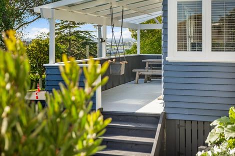 Photo of property in 37 Waimumu Road, Massey, Auckland, 0614