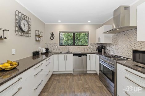 Photo of property in 6 Picasso Drive, West Harbour, Auckland, 0618