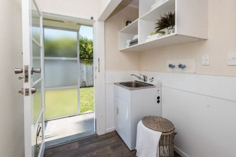 Photo of property in 2/28 Prince Regent Drive, Half Moon Bay, Auckland, 2012