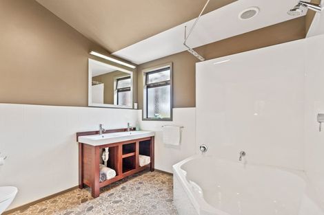 Photo of property in 13 Ferry Road, Waipu, 0510