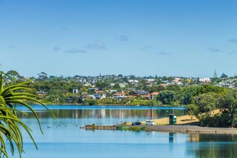 Photo of property in 308 Hurstmere Road, Takapuna, Auckland, 0622