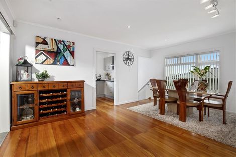 Photo of property in 89 East Coast Road, Castor Bay, Auckland, 0620