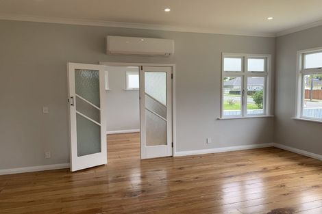 Photo of property in 74 Queenwood Road, Levin, 5510