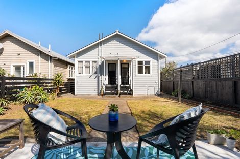 Photo of property in 51 Endeavour Street, Lyall Bay, Wellington, 6022