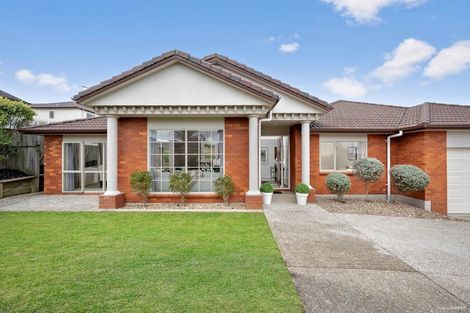 Photo of property in 15 Kouras Place, Flat Bush, Auckland, 2016