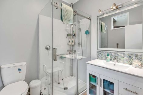 Photo of property in 13 Godwin Crescent, College Estate, Whanganui, 4500