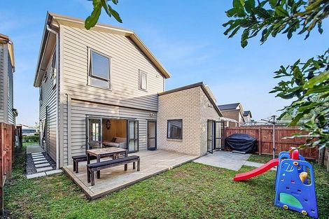 Photo of property in 18 Taiaapure Street, Weymouth, Auckland, 2103
