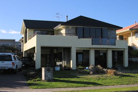 Photo of property in 9 Major Durie Place, Waikanae Beach, Waikanae, 5036