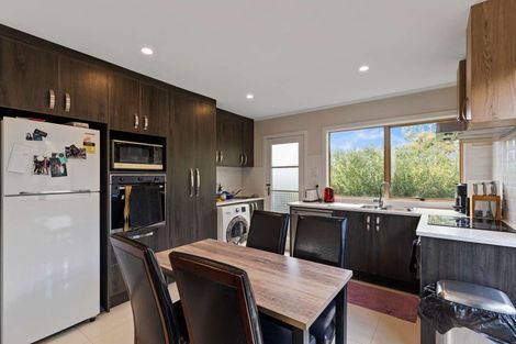 Photo of property in 2 Metcalfe Road, Henderson, Auckland, 0610