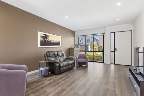 Photo of property in 11 Pohewa Road, Silverdale, 0932