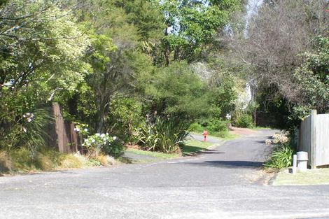 Photo of property in 2/41 Ravenwood Drive, Forrest Hill, Auckland, 0620