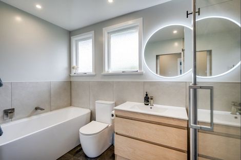 Photo of property in 21 Upham Street, Havelock North, 4130