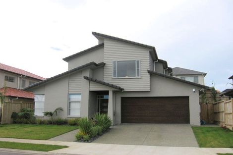 Photo of property in 12 Fernloche Place, Flat Bush, Auckland, 2016