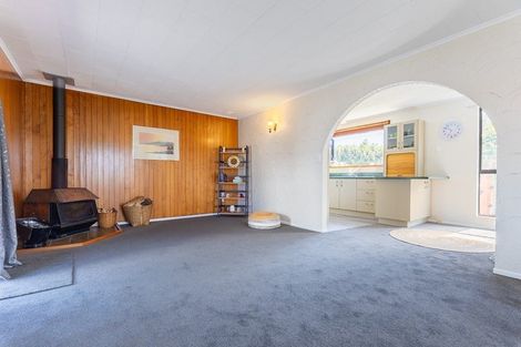 Photo of property in 11 Atua Street, Waikanae Beach, Waikanae, 5036