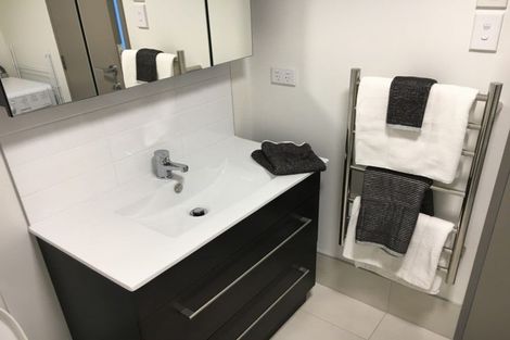 Photo of property in La Residence Du Lac, 11/527 Frankton Road, Queenstown, 9300