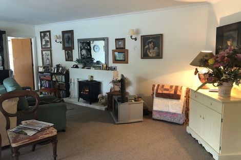 Photo of property in 2 Tyne Street, Carterton, 5713