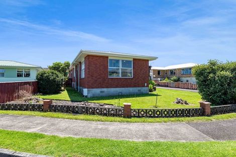 Photo of property in 8 Kennedy Place, Merrilands, New Plymouth, 4312