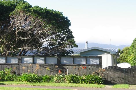 Photo of property in 42 William Street, Waikanae Beach, Waikanae, 5036