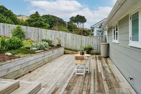 Photo of property in 55 Davidson Crescent, Tawa, Wellington, 5028