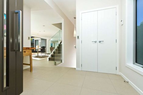 Photo of property in 2/6 Sandford Street, Campbells Bay, Auckland, 0630