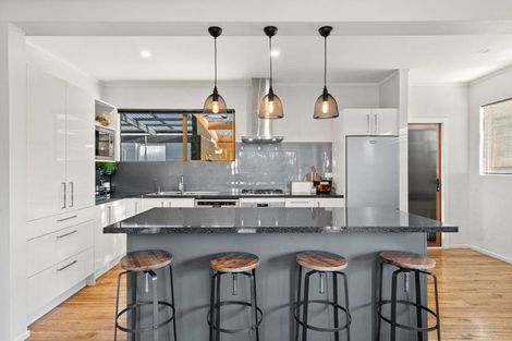 Photo of property in 9 Cromwell Place, Pukekohe, 2120