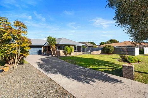 Photo of property in 31 Corinth Grove, Papamoa Beach, Papamoa, 3118
