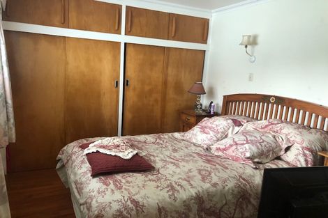 Photo of property in 2 Tyne Street, Carterton, 5713