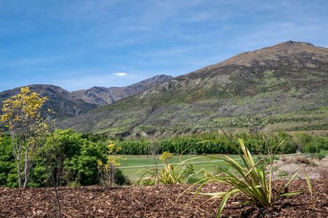 Photo of property in 35 Alps View Place, Lake Hayes, Queenstown, 9304